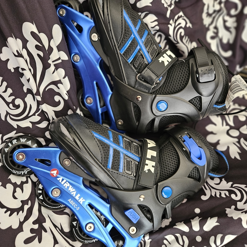 Airwalk Adjustable Sizes 1 Thru 4 Youth Black and Blue Inline Skates